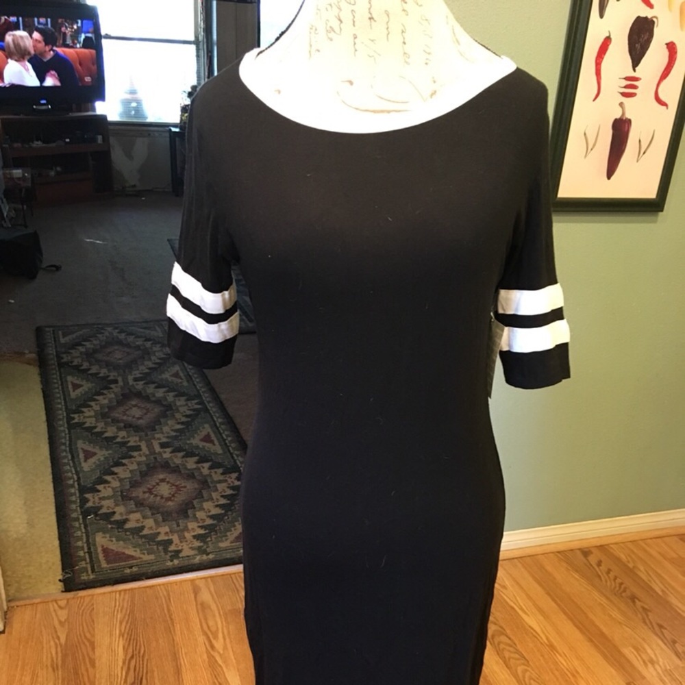 Lularoe’s Julie ringer